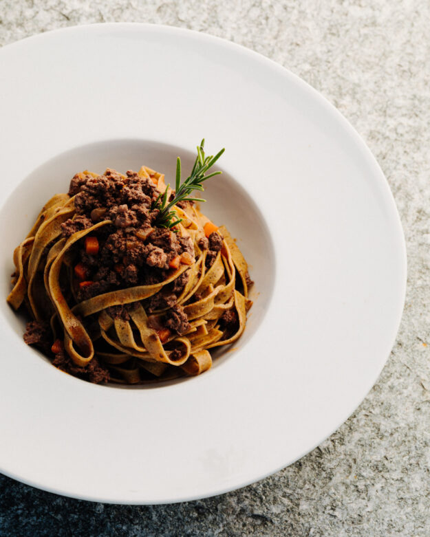 Tagliatelle al ragù di cervo