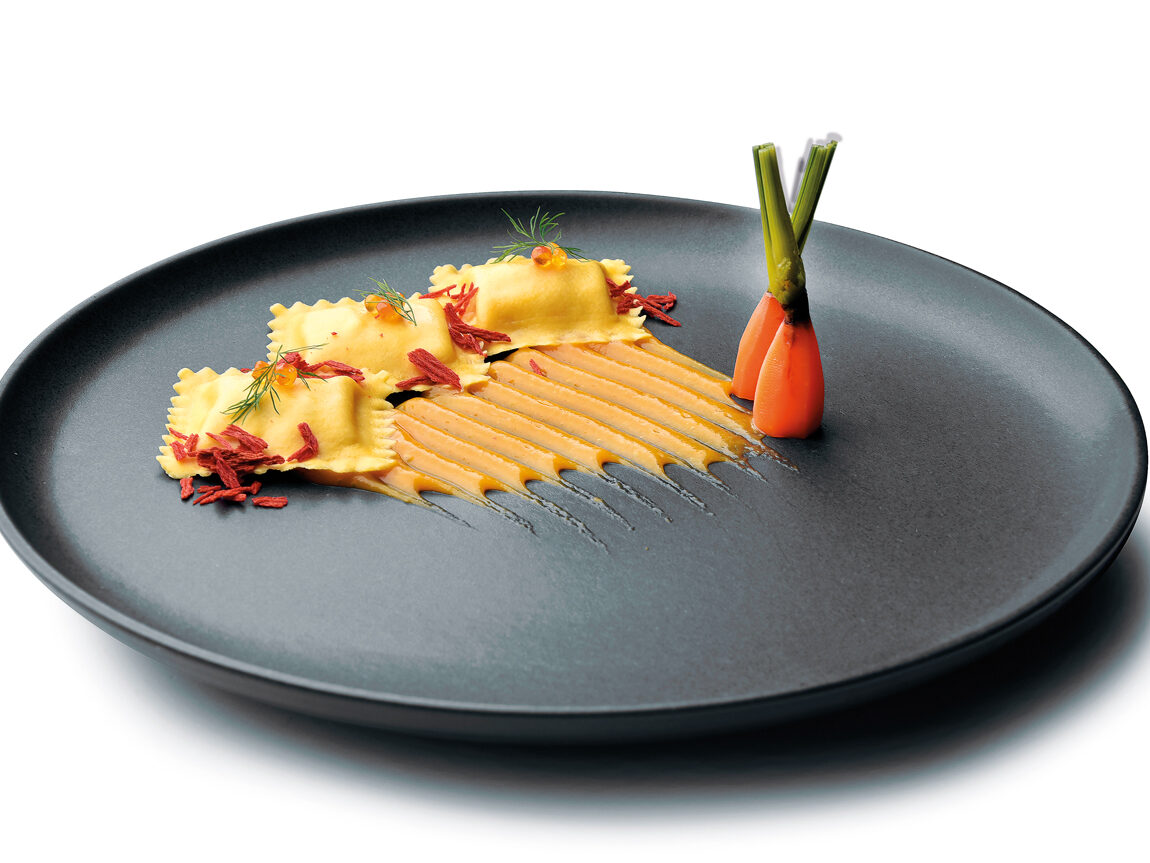 Scrigni© con “Gorgonzola DOP” e cioccolato Ruby con crema di zucca e Miso, carote in osmosi, uova di trota e pomodoro essiccato