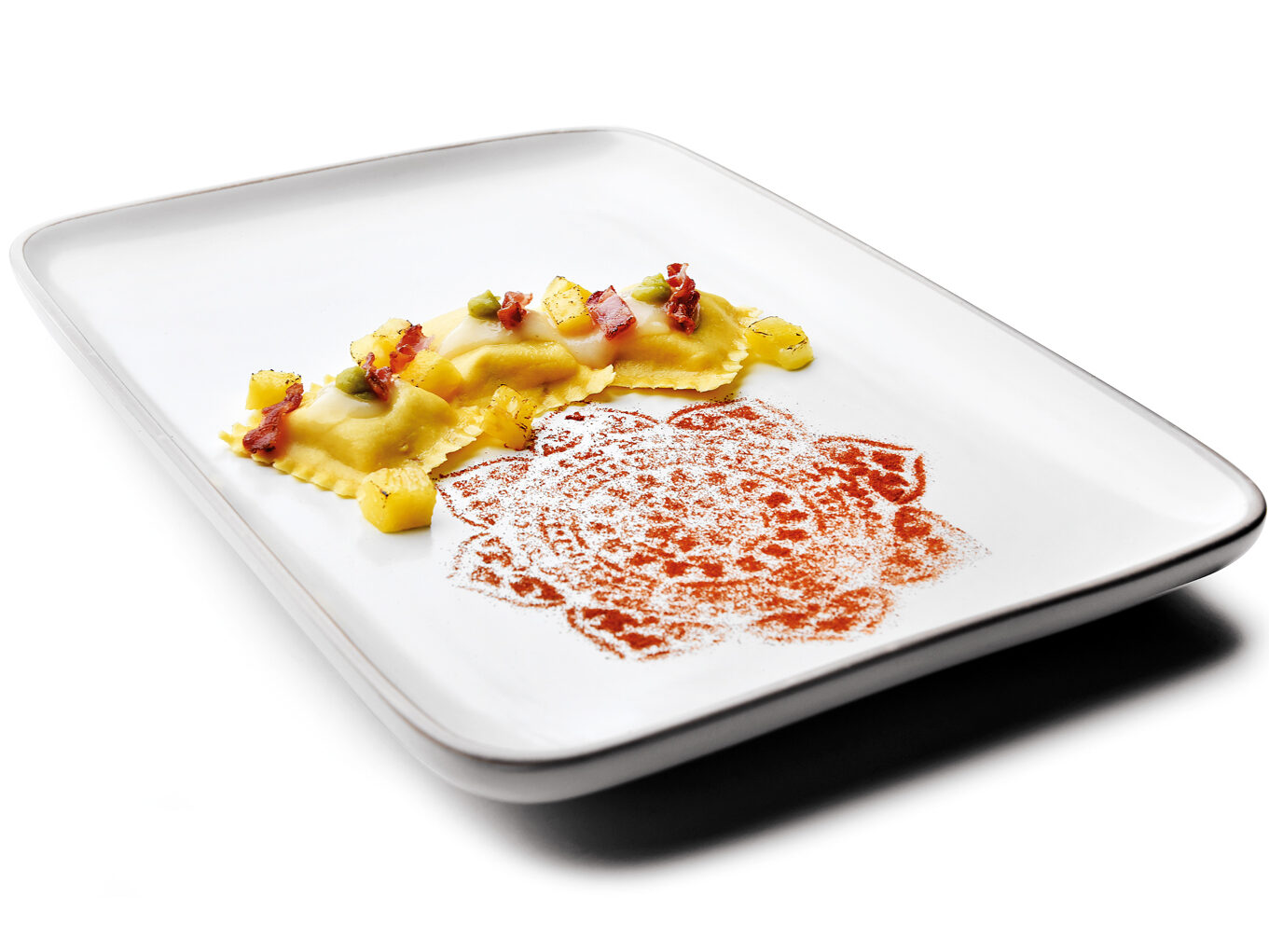 Scrigni© con “Gorgonzola DOP” e cioccolato Ruby cotti in estrazione di Bacon, tartare di ananas e salsa Guacamole