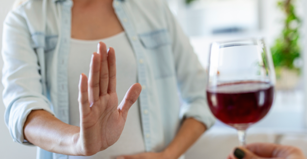 Il vino non si tocca. O almeno, non così