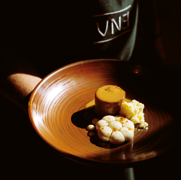 Agnello al bianco, multisferico di cavolfiore, cous cous di cavolfiore e limone