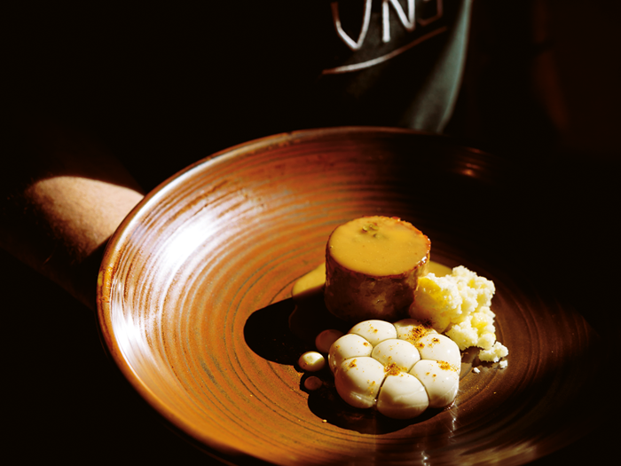 Agnello al bianco, multisferico di cavolfiore, cous cous di cavolfiore e limone