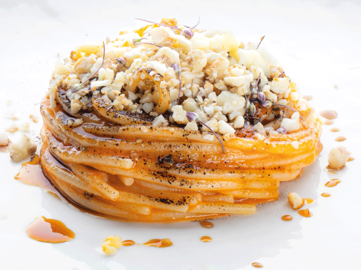 Spaghettino tiepido all’olio di coratina, caprino e melassa di cipolle