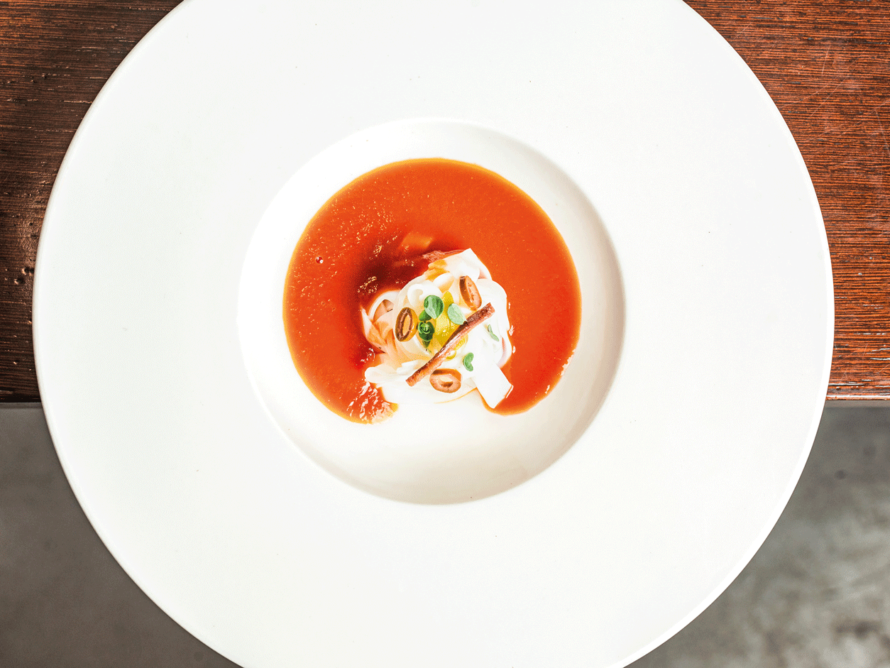 Tagliatelle di seppia alla puttanesca