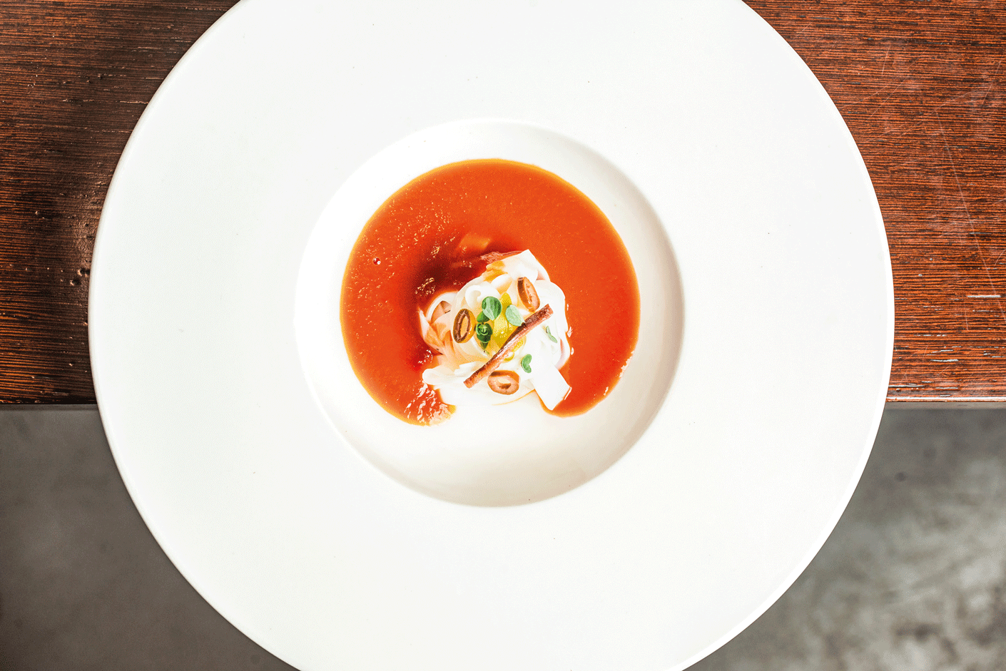 Tagliatelle di seppia alla puttanesca