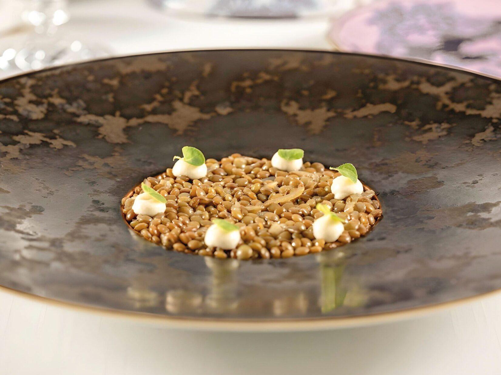 Lenticchie, ghiande e pinolo fermentato