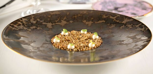 Lenticchie, ghiande e pinolo fermentato