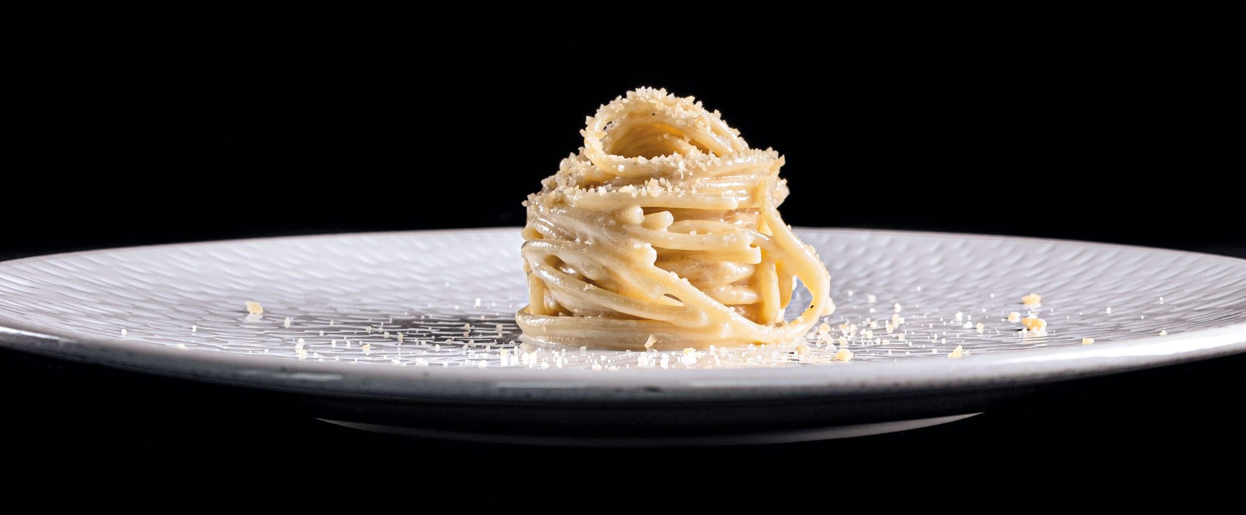 Spaghetto affumicato, abbucciato, genziana