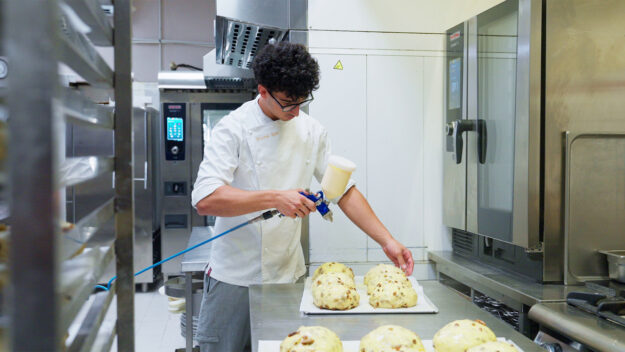La precisione fa la differenza: Rational porta la scienza della cottura in pasticceria a un nuovo livello La precisione fa la differenza: Rational porta la scienza della cottura in pasticceria a un nuovo livello