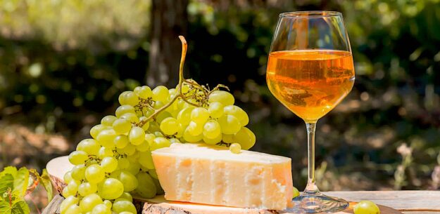 Moscato di Pantelleria e formaggi stagionati Consumi in calo per i vini dolci.