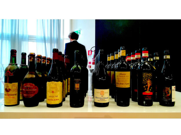 degustazione-di-diversi-vini,-rappresentativi-dello-stile-anni-’90 Il vino negli anni 90