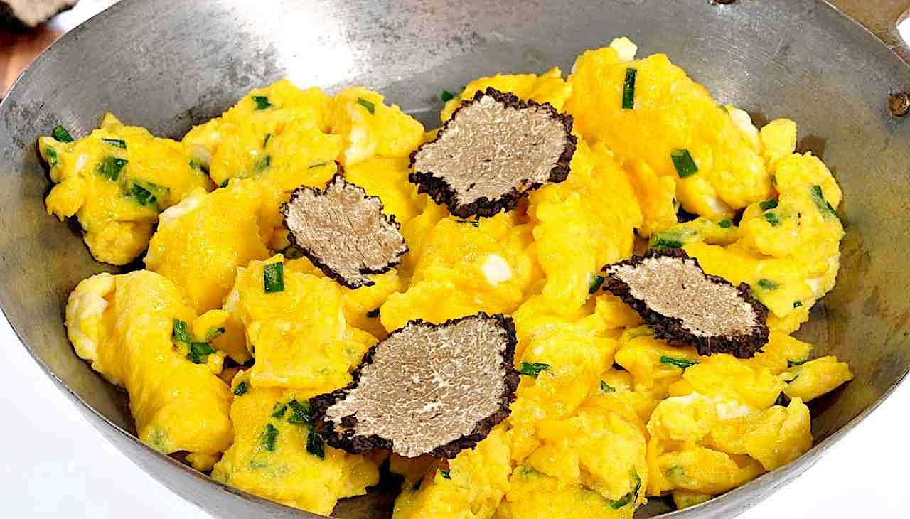 uova strapazzate al tartufo, da provare con un Sauternes